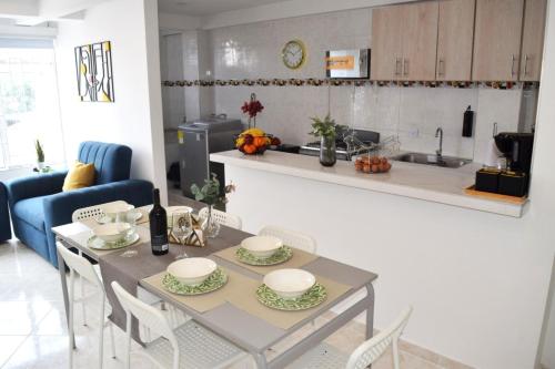 Apartamento 3 Habitaciones 5 minutos Esc General Santander in South (Residential-Industrial Area)
