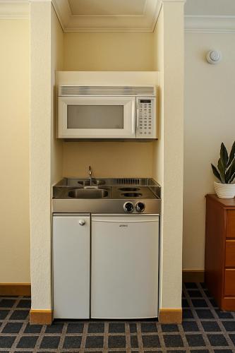 Creekside Inn & Suites - 주방