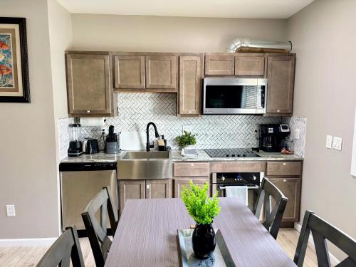 Nice and cozy whole house 25min to Niagara falls in 버팔로