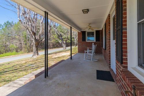 A szálláshely kívülről, Red Robin Retreat - Near Lake James, NC in Glen Alpine (NC)