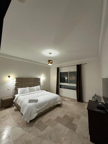 home luxe marina in Swiss City