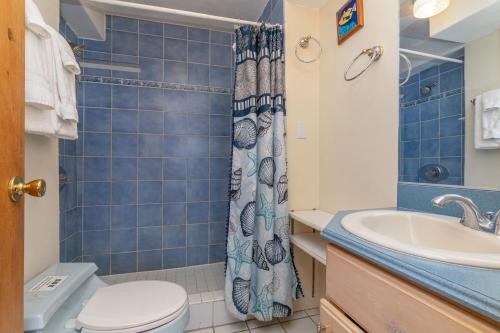 Hawaiian Monarch Penthouse 402 - image 2