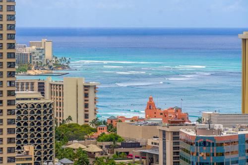 Hawaiian Monarch Penthouse 402 - image 6