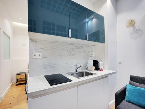 Apartment for 2 people in Bastille - image 2