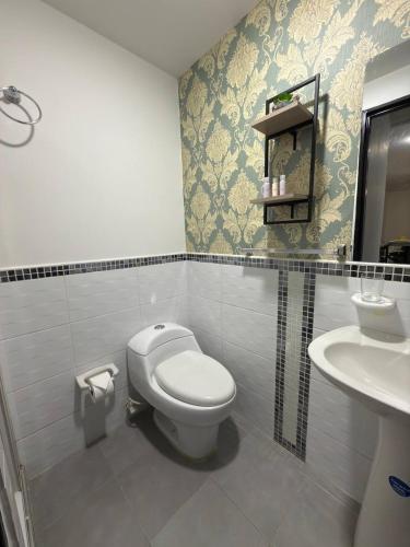 One-Bedroom Apartment image 10