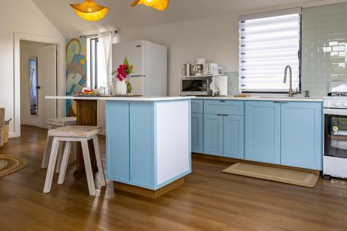 Kitchen, SKY - Organic Modern Retreat in Tobago in Bethel