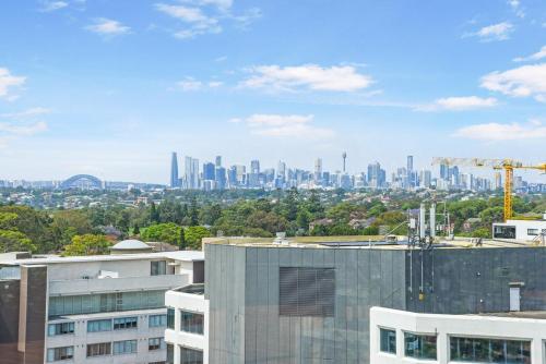 Ashfield 1BRStudy Room Huge Balcony Sleeps 4 in Ashfield