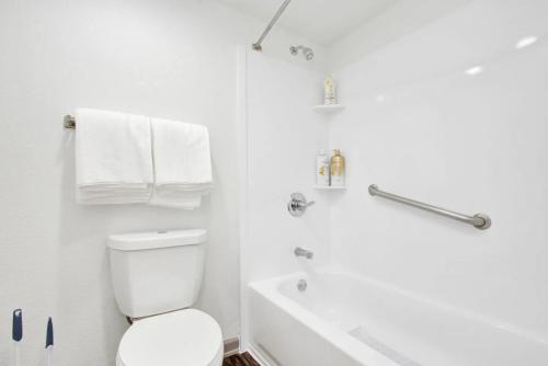 King Suite in Med Center by NRG Stadium w Free Parking!