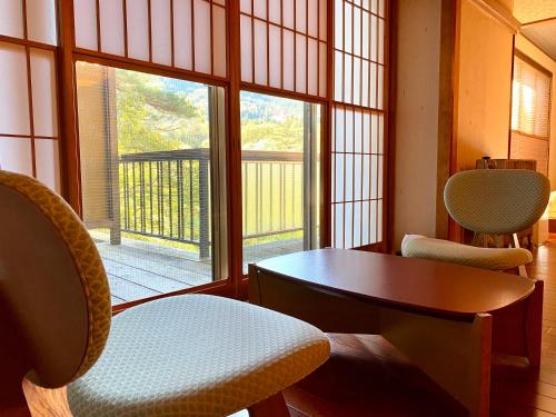 room detail thumbnail 1