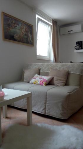 AMD Infinity Suites - image 10