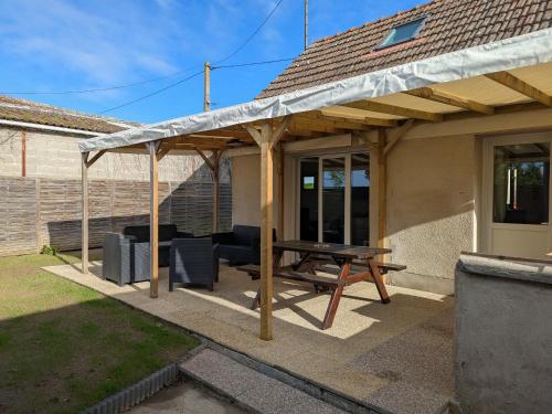 Maison familiale au bord de la Loire à Sigloy pour 6 personnes - FR-1-590-572 (Maison familiale au bord de la Loire a Sigloy pour 6 personnes - FR-1-590-572) in Germigny-des-Pres