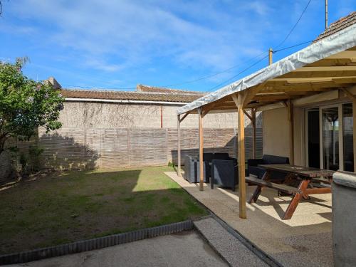 Maison familiale au bord de la Loire à Sigloy pour 6 personnes - FR-1-590-572 (Maison familiale au bord de la Loire a Sigloy pour 6 personnes - FR-1-590-572) in Germigny-des-Pres