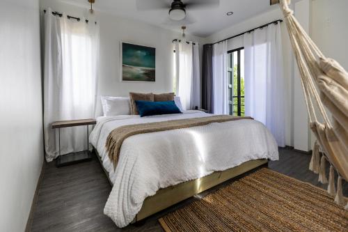 STORM - Organic Modern Retreat in Tobago in Betela