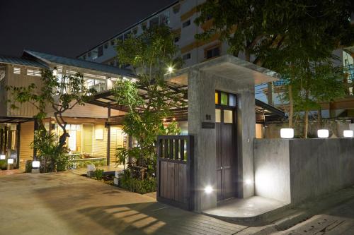 B&B Bangkok - Uncle Loy's Boutique House - Bed and Breakfast Bangkok