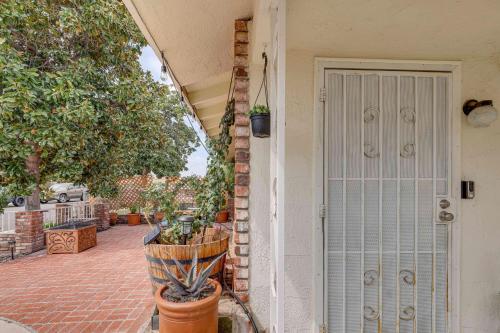 7 Mi to Soboba Casino Hemet Home with Patios! in Hemet