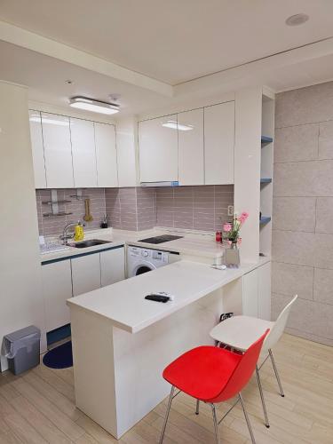 富川 Bucheon Sinjung-dong Station High Floor View Lovely House 单人房 外观