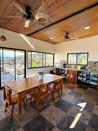 設施, Blue Sky Lodge in 尼科亞