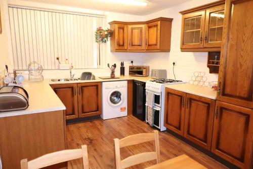 Home away from home 3 bedroom house in Quinton