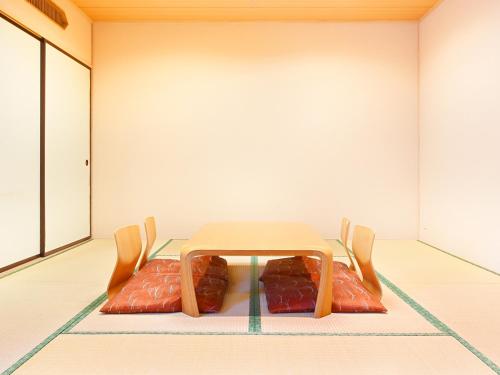 6 futon beds