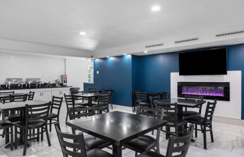 La Quinta Inn by Wyndham Stockton - image 14