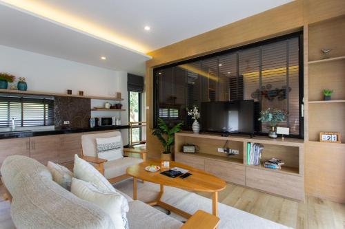 Villa with Private Pool image 1