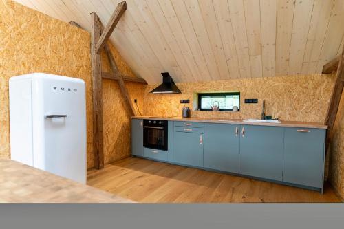 廚房, Fabrika Doubice & Cifra Gallery in 杜比察