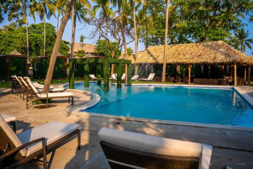 Плувен басейн, Eco Suites El Zonte in El Zonte