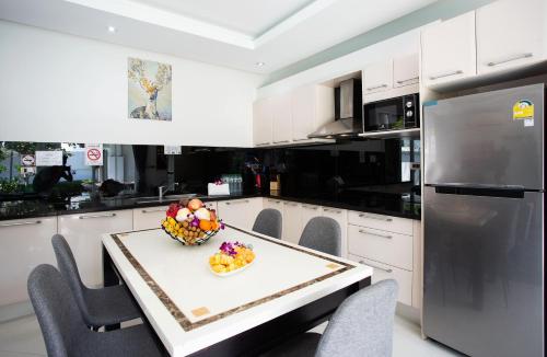 芭堤雅 Villas In Pattaya 4星级 酒店 泳池