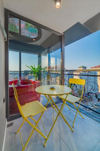 Queen Suite with Sea View