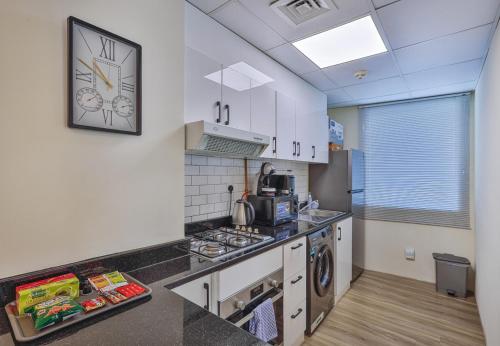 Near Metro Station - 1BR in Marina Diamond 3, Dubai Marina - Allsopp & Allsopp, Dubai (photo 8)