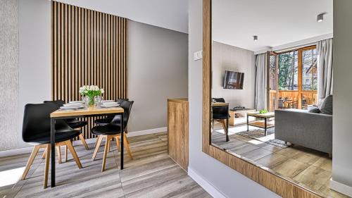 One-Bedroom Apartment image 9