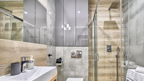 One-Bedroom Apartment image 2