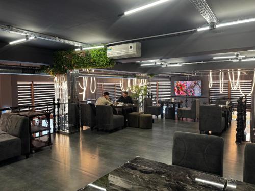 Alp Inn Hotel – Baku, AZ