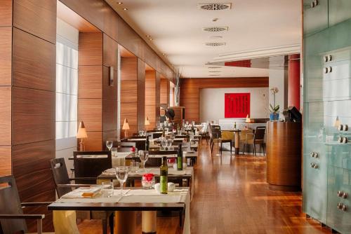 餐厅, 博洛尼亚维拉诺瓦NH酒店 (NH Bologna Villanova) in 博洛尼亚