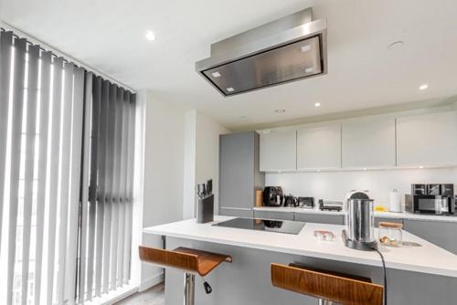 Stylish Skyline Apartment - 2 Bed, 2 Bath, Gym, Concierge in City Centre, Birmingham (Foto 11)