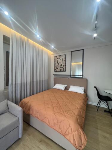 One-Bedroom Apartment image 9