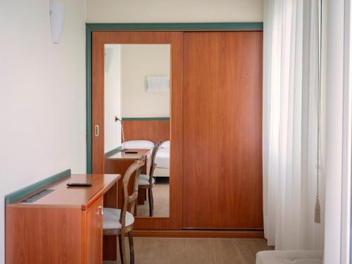 Hotel Carillon Room Type - Triple Room with Lake View