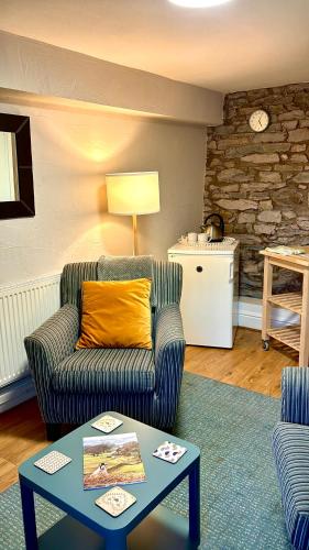 Kings Arms Hotel - image 7