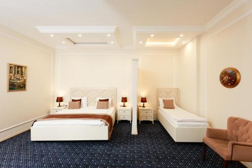 East Legend Hotel