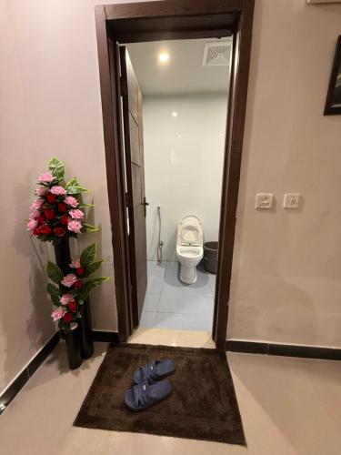 Bright & Modern 1BR Flat in Bahria Town Phase 7 - image 6