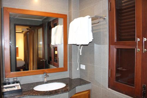 Superior Twin Room image 2