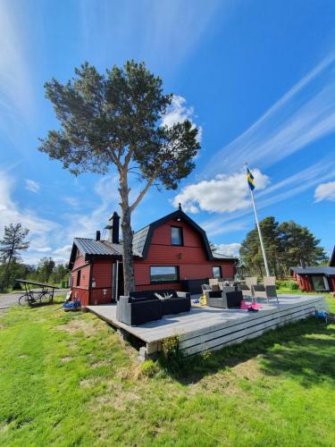 Camp Caroli Wooden Cabins in Jukkasjärvi