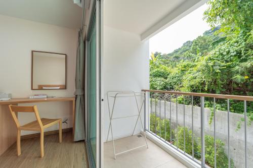 room detail thumbnail 1