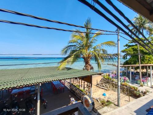 View, CORAL BEACH room & cafe in Kampung Genting