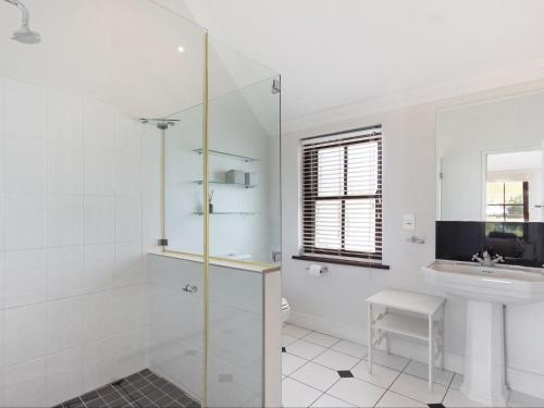 Economy Villa room in Winelands Golf Lodges 8