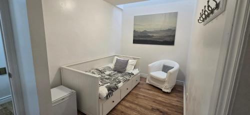 Superior One-Bedroom Suite with External Private Bathroom