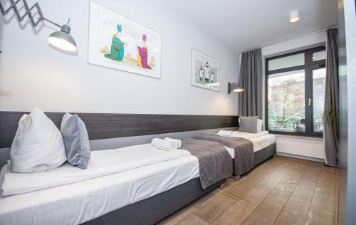 Family Apartment with 2 bedrooms, huge balcony, Free parking, 10 minutes walk to Main Square and Kazimierz District, Cracovia (foto 7)
