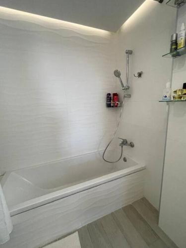 2BR Ocean Garden Apt Heated Pool Ocean View PP81 - image 2