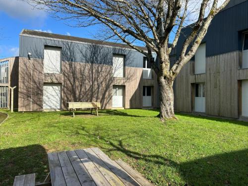 花園, Centre International de Séjour (Centre International de Sejour) in 拉瓦勒