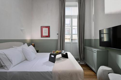 Beautiful Athens Apartment | 1 Bedroom | Apartment Gildarts | Furnished Balcony Overlooking the City | Athinaidos - image 3